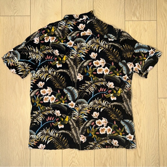 H&M Summer Floral Button Down Shirt Men’s Size XL - Picture 2 of 2